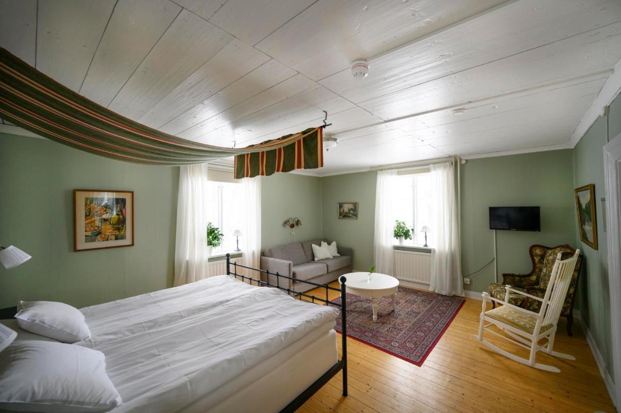 Oelme Praestgard Gaestgiveri Kristinehamn Extérieur photo