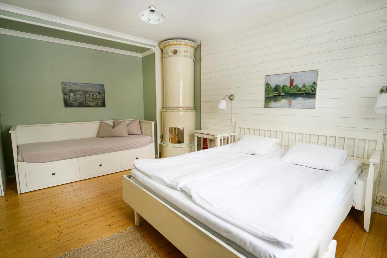Oelme Praestgard Gaestgiveri Kristinehamn Extérieur photo